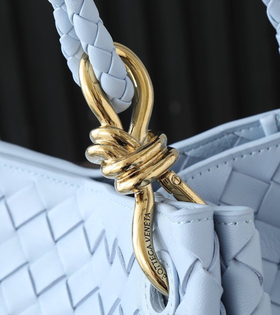 B0tt*ga Ven*ta Parachute Bag in Fondant Intrecciato Lambskin Size 30*26*20CM Master Quality