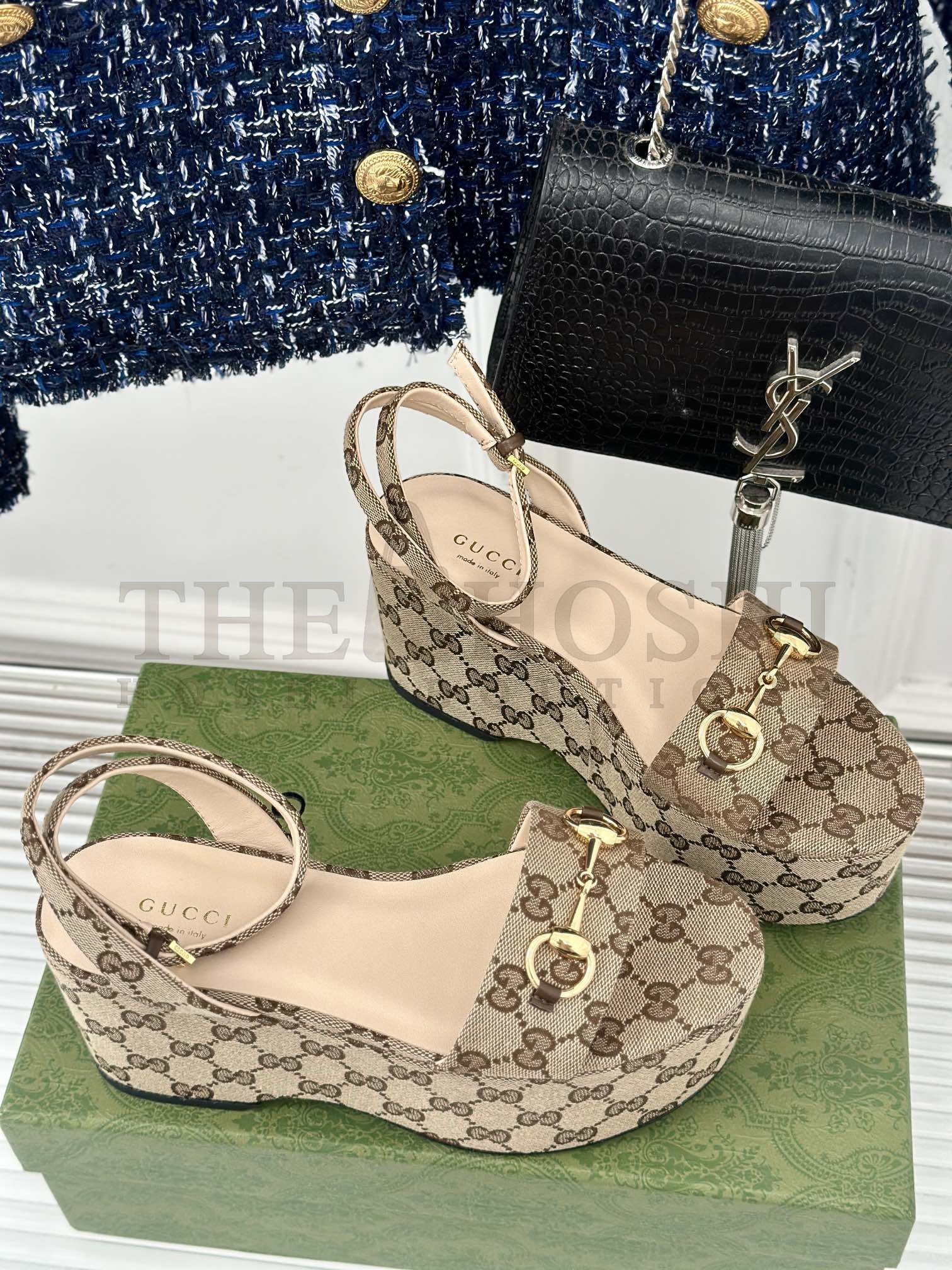 Gvc*1 24S spring/summer runway show Horsebit buckle old flower thick bottom sandals Heel height: 7.5cm Master Quality