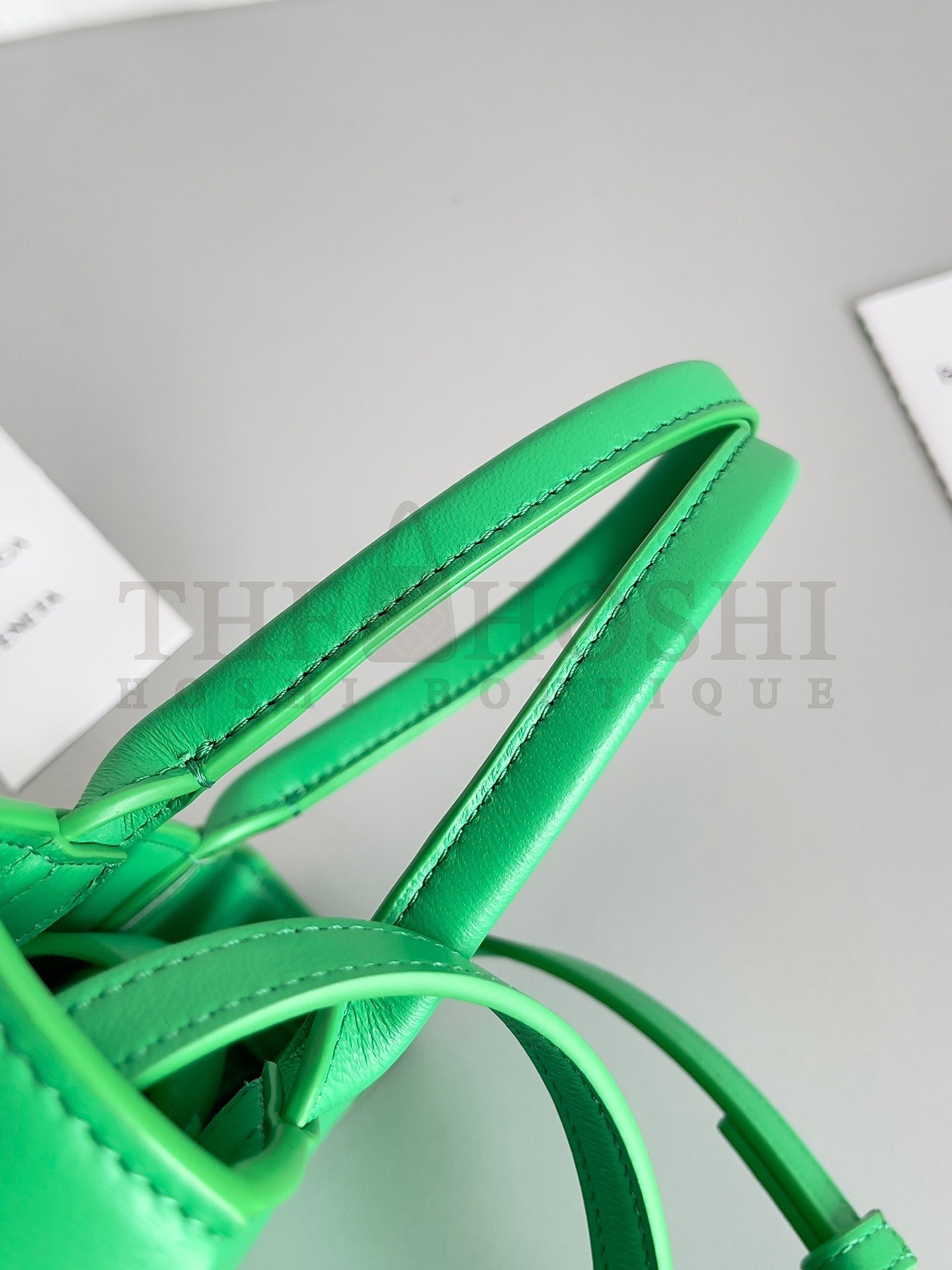 B0tt*ga Ven*ta Mini Cassette Tote Bag In Parakeet Lambskin Master Quality