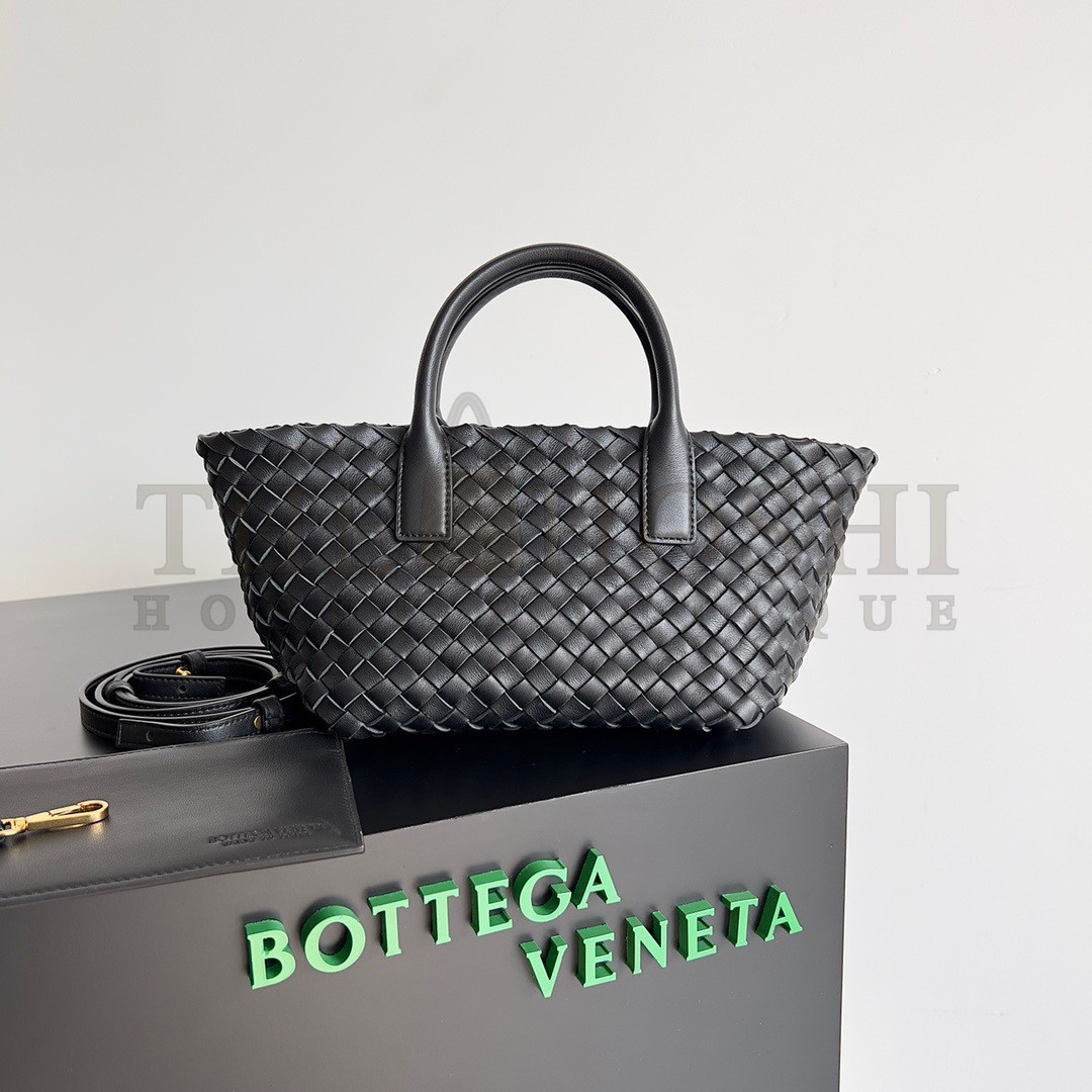 B0tt*ga Ven*ta Cabat Mini Bag In Black Intrecciato Lambskin Master Quality