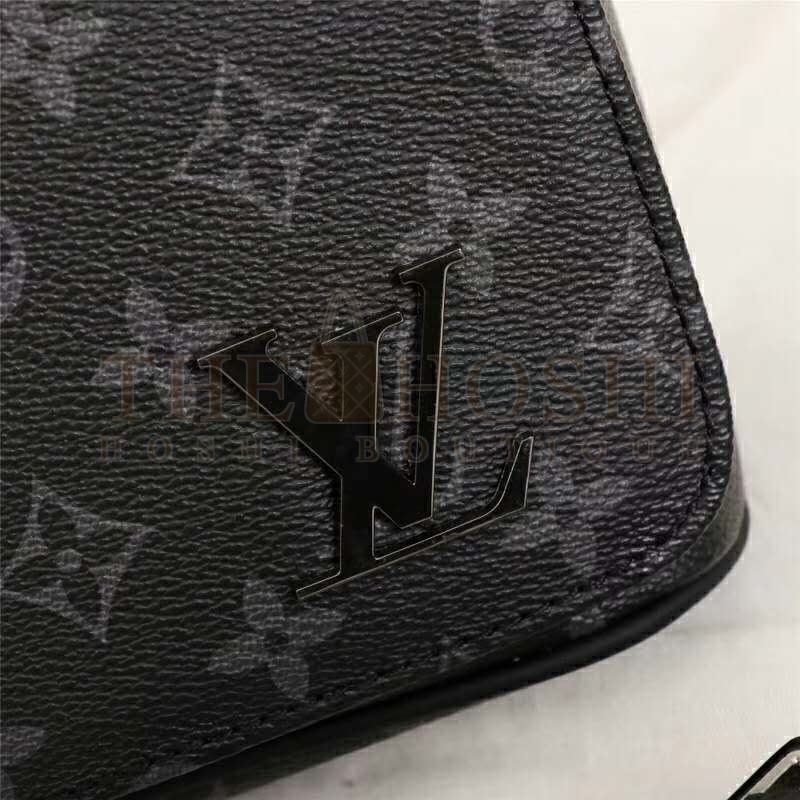 L0vis Vvtt0n LV Men District PM Bag in Monogramme Eclipse Canvas-Grey Master Quality