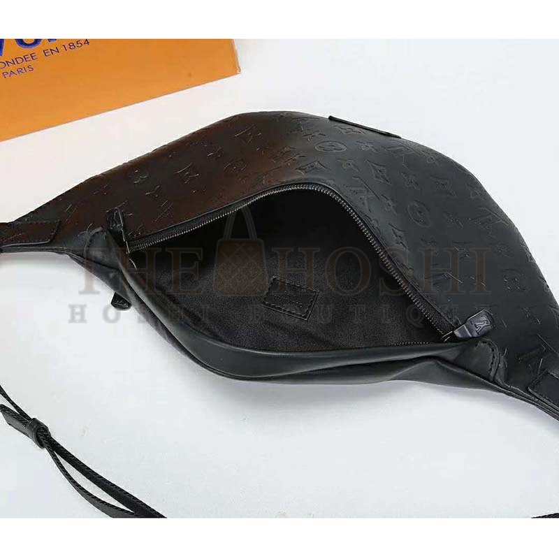L0vis Vvtt0n LV Men Discovery Bumbag in Monogram Shadow Calf Leather-Black Master Quality