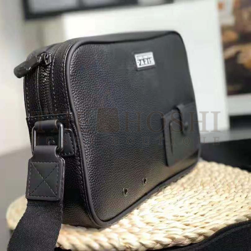 L0vis Vvtt0n LV Men Alpha Messenger in Dark Silver Taurillon Leather-Black Master Quality