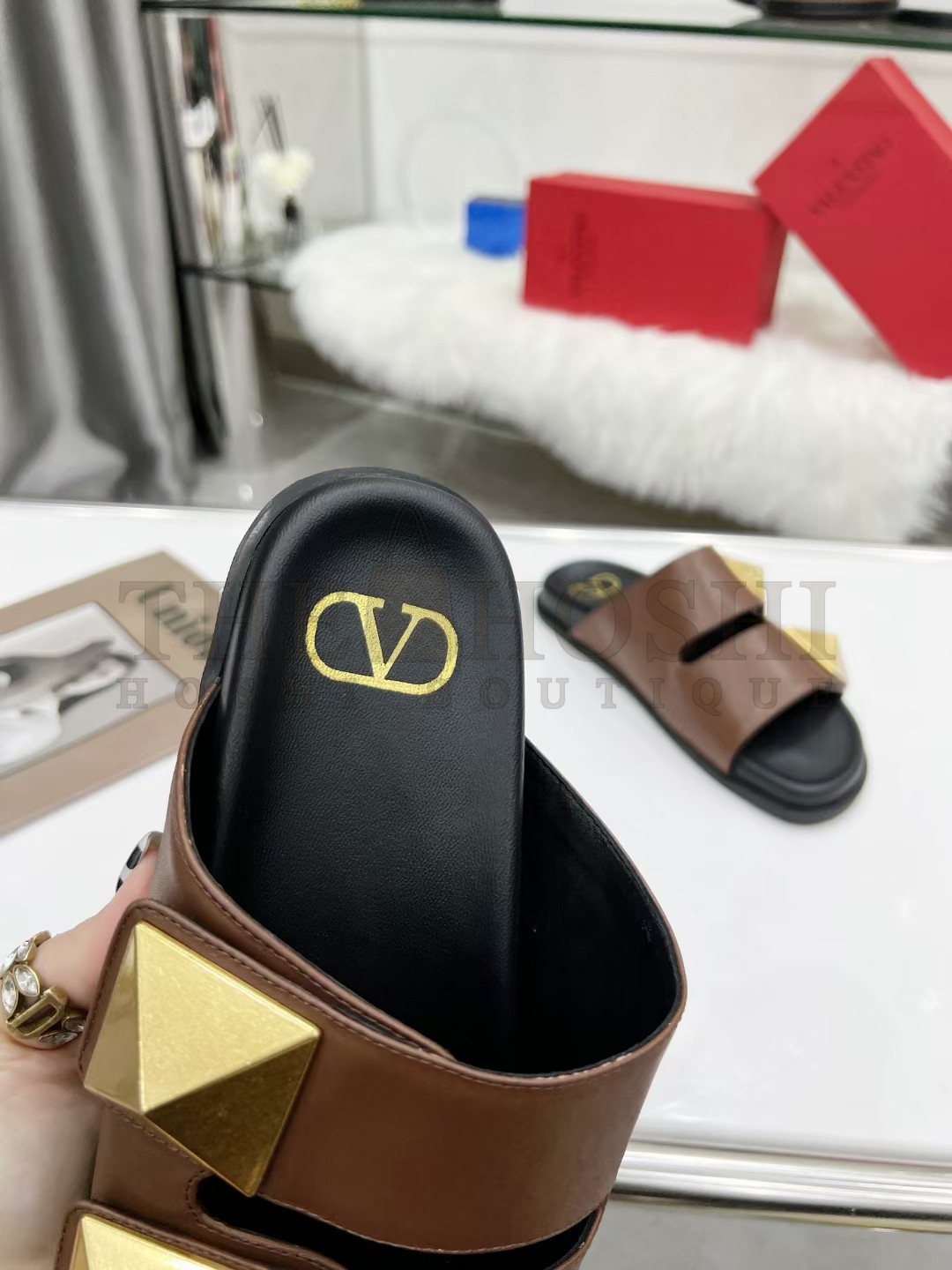 Va1e*ntin0 sandals Master Quality