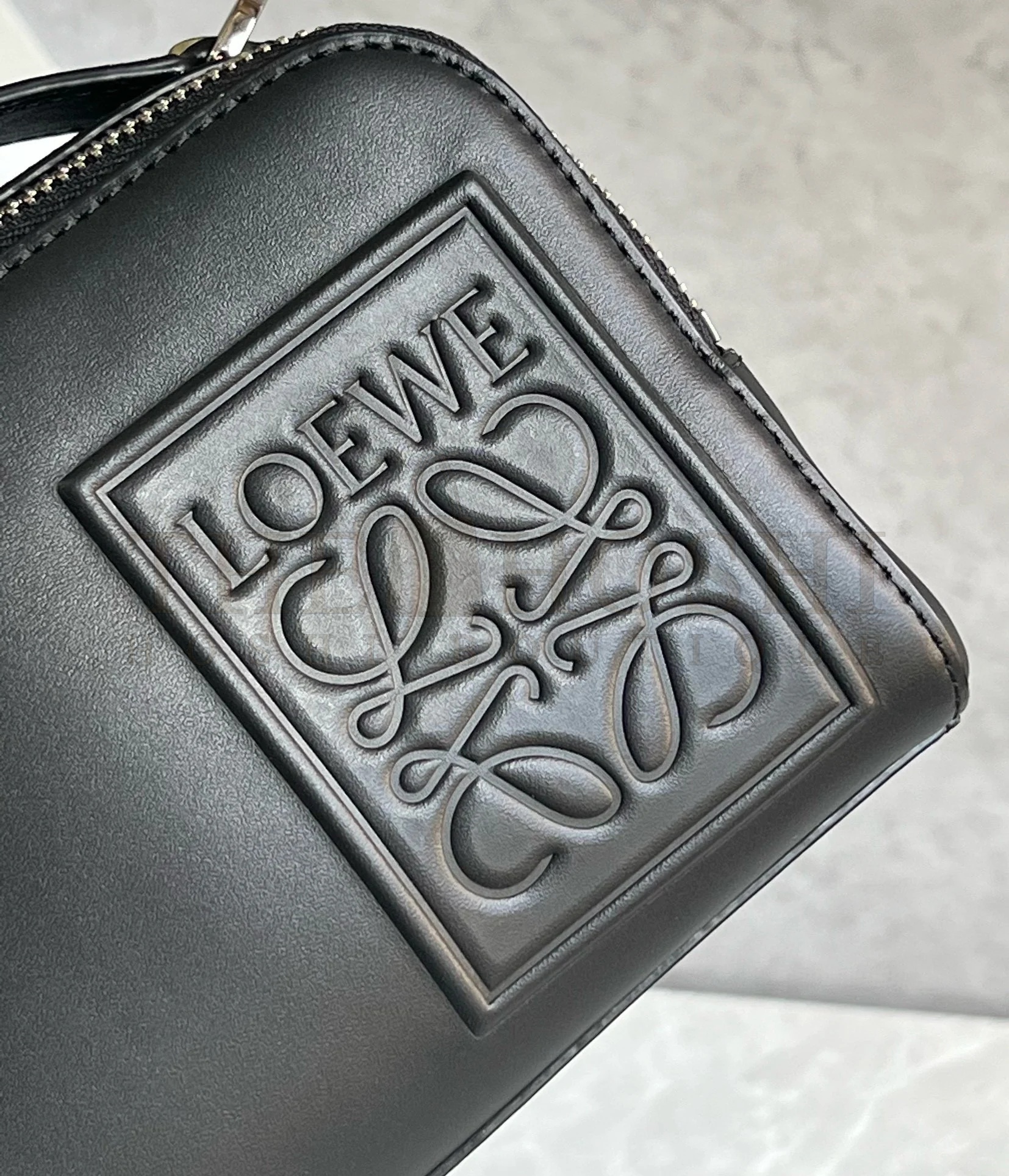 L0ew* Mini Camera Crossbody Bag in Black Calfskin Master Quality