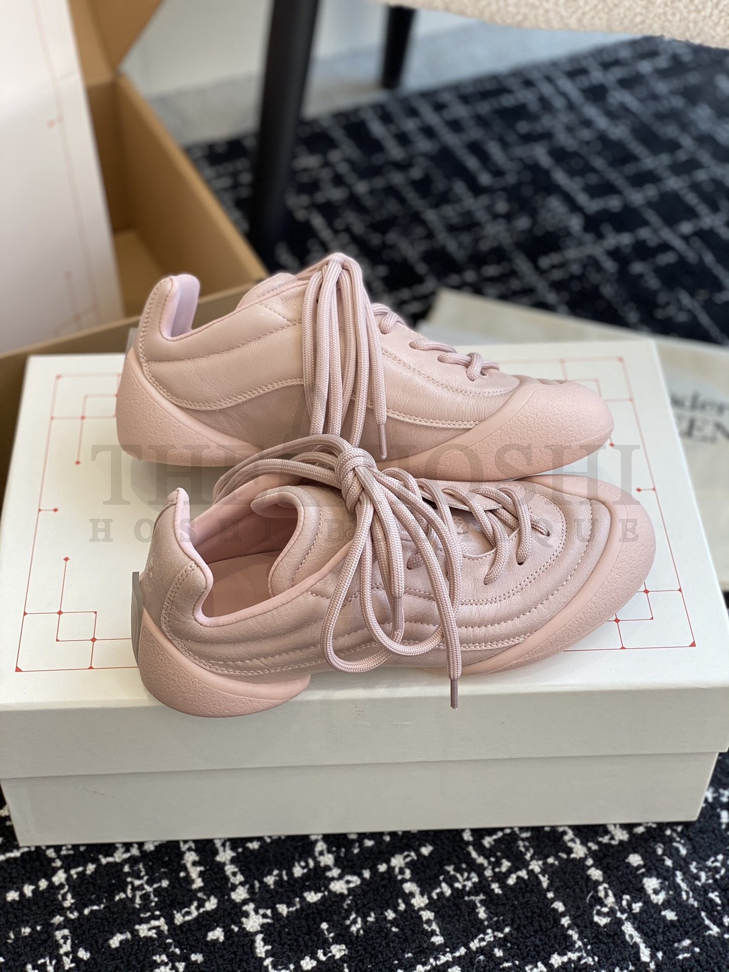 A1exa*der Mcqv*en Women