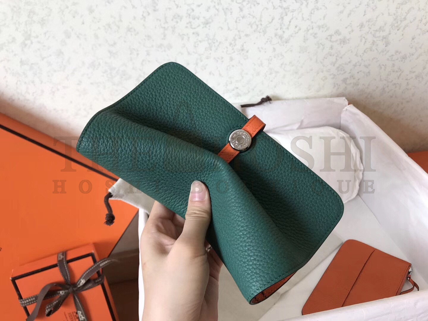 H**me5 Bicolor Dogon Duo Wallet In Malachite/Orange Leather Master Quality