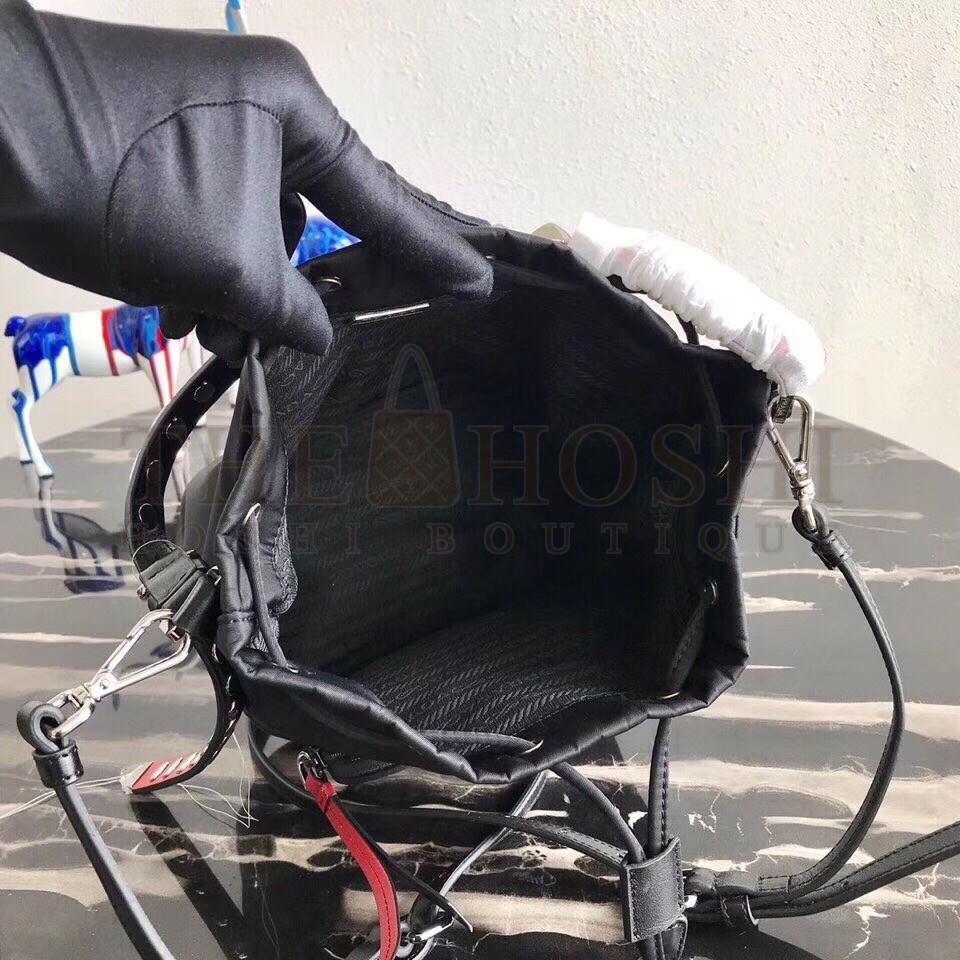 Pra*a Bucket Shoulder Bag In Black Nylon 1BH038 Master Quality