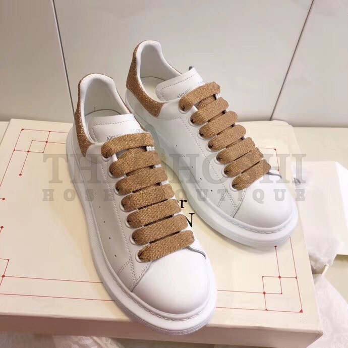 A1exa*der Mcqv*en Women