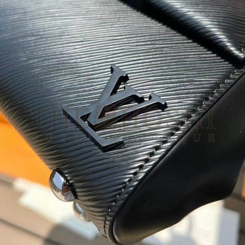 L0vis Vvtt0n LV Women Cluny Mini Handbag Black Epi Grained Cowhide Leather Master Quality