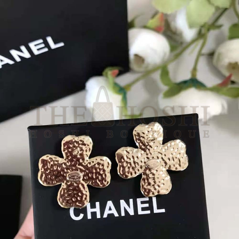 Ch**el Women Stud Earrings in Metal and Resin Master Quality