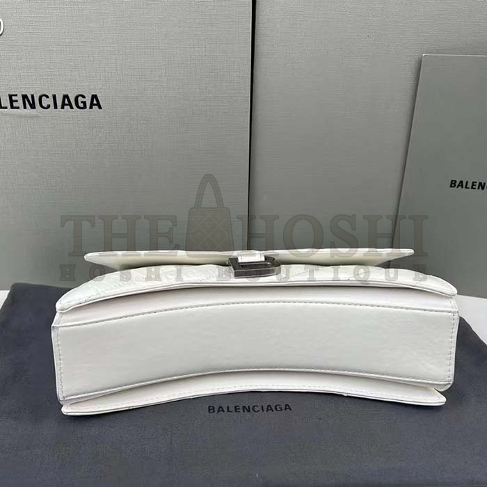 Ba1en*iaga Women Crush Small Chain Bag Quilted White Crushed Calfskin Aged-Silver Hardware Master Quality