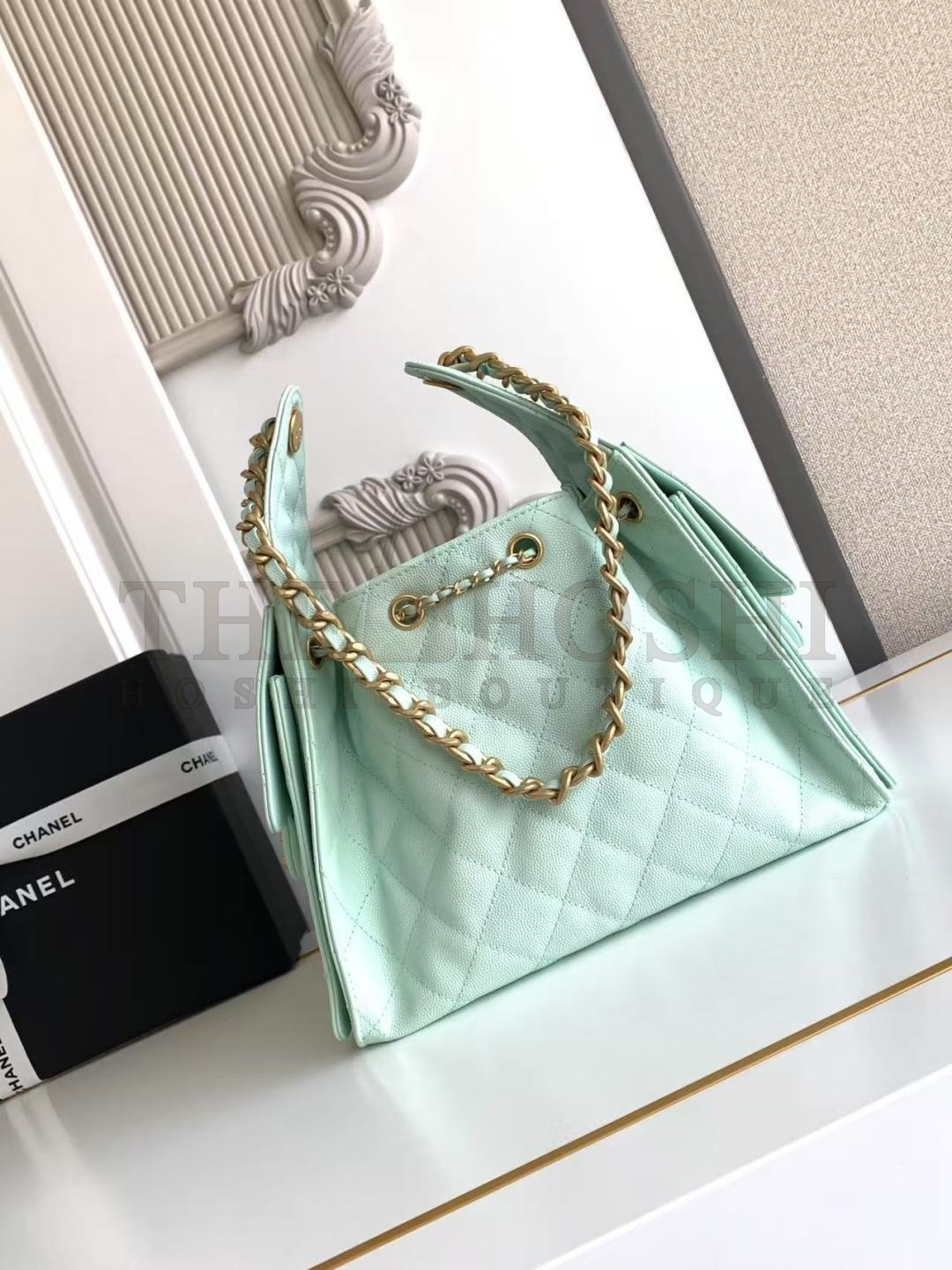 Ch**el 25C AS5293 Hobo Drawstring Bag Green Caviar Leather with Gold Chain 30x26x14cm Master Quality