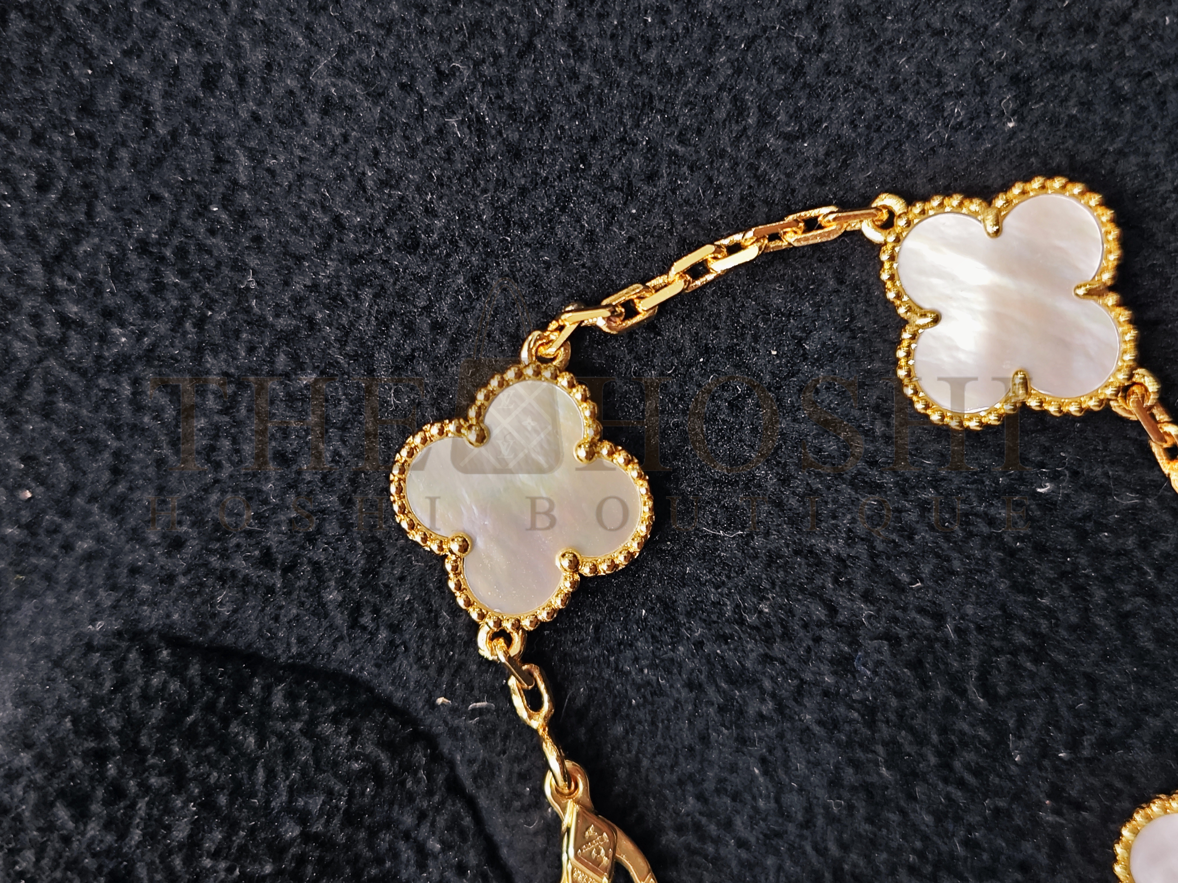V*n Cl**f bracelet dupe, V*n Cl**f replica bracelet, White Mother-of-Pearl Clover Bracelet, Vintage Alhambra bracelet, 5 motifs Master Quality