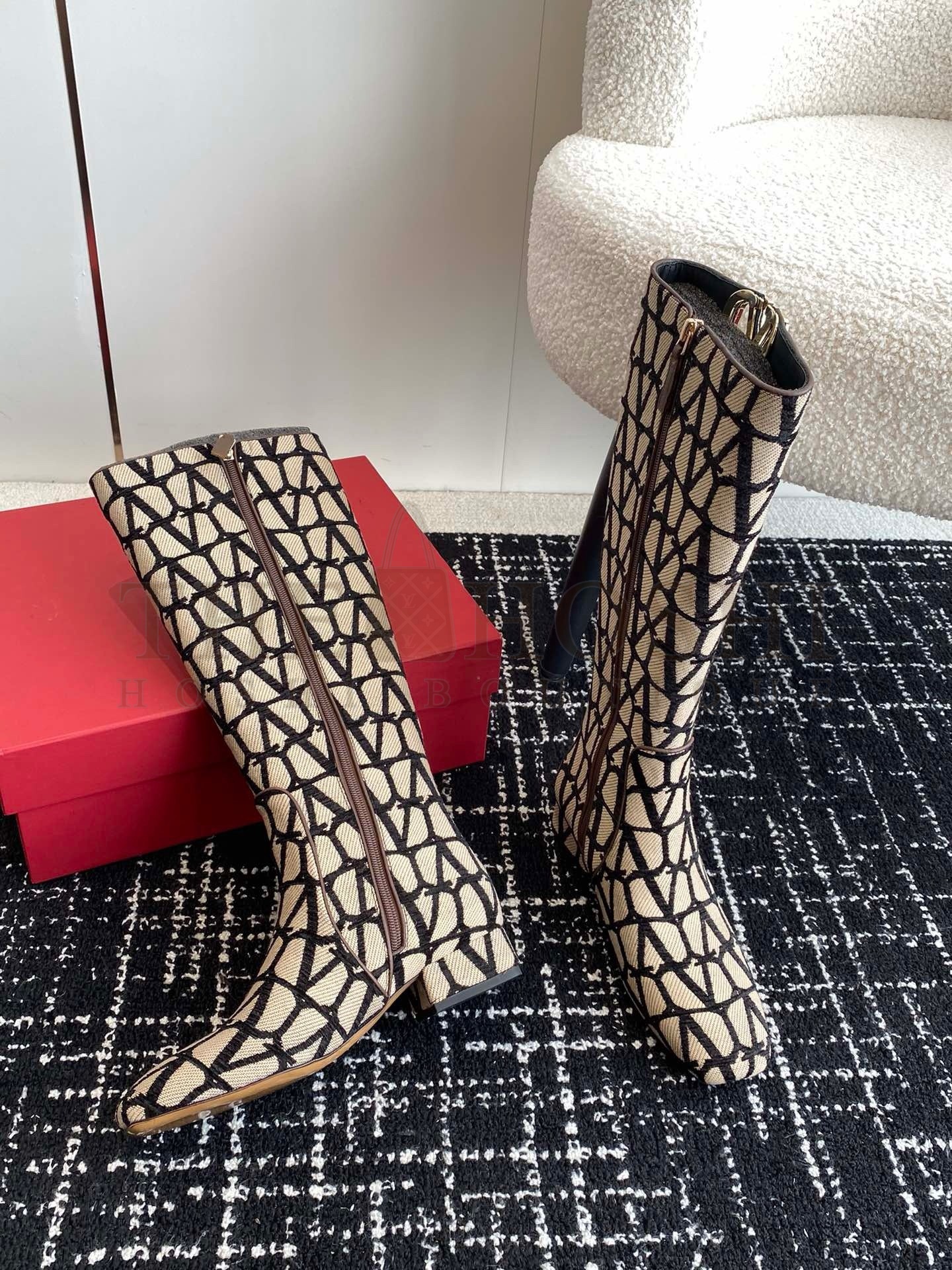 Va1e*ntin0 VLogo Type Knee Boots in Black Toile Iconographe fabric Master Quality