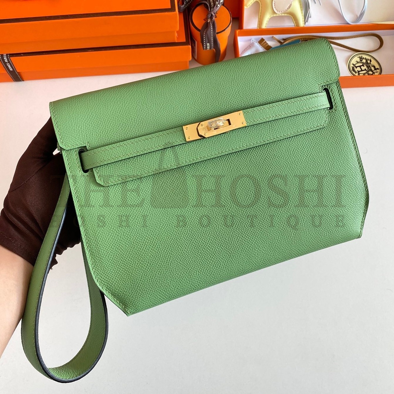 H**me5 Kelly Depeches 25 Pouch in Vert Criquet Epsom Calfskin Master Quality