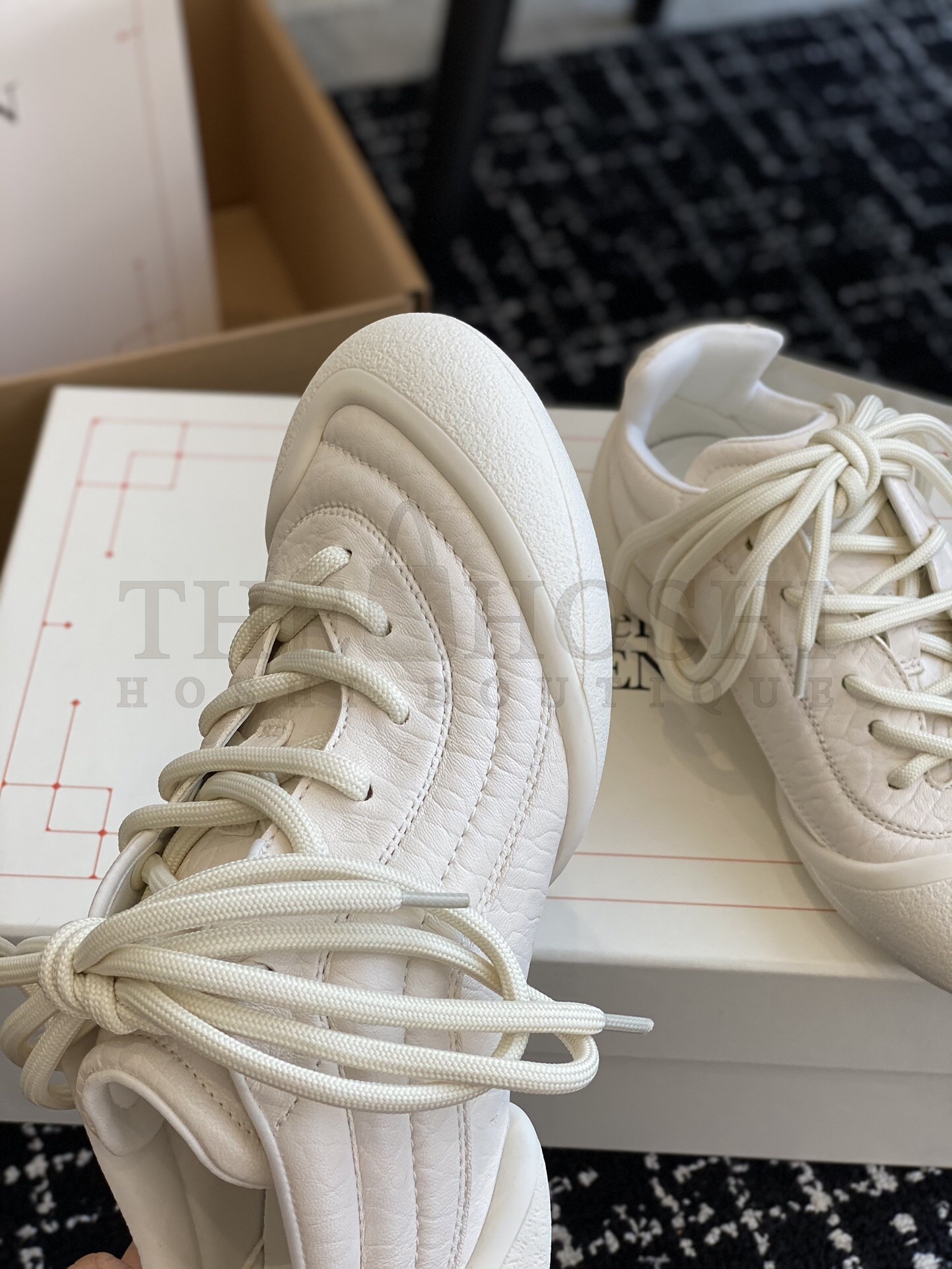 A1exa*der Mcqv*en Women