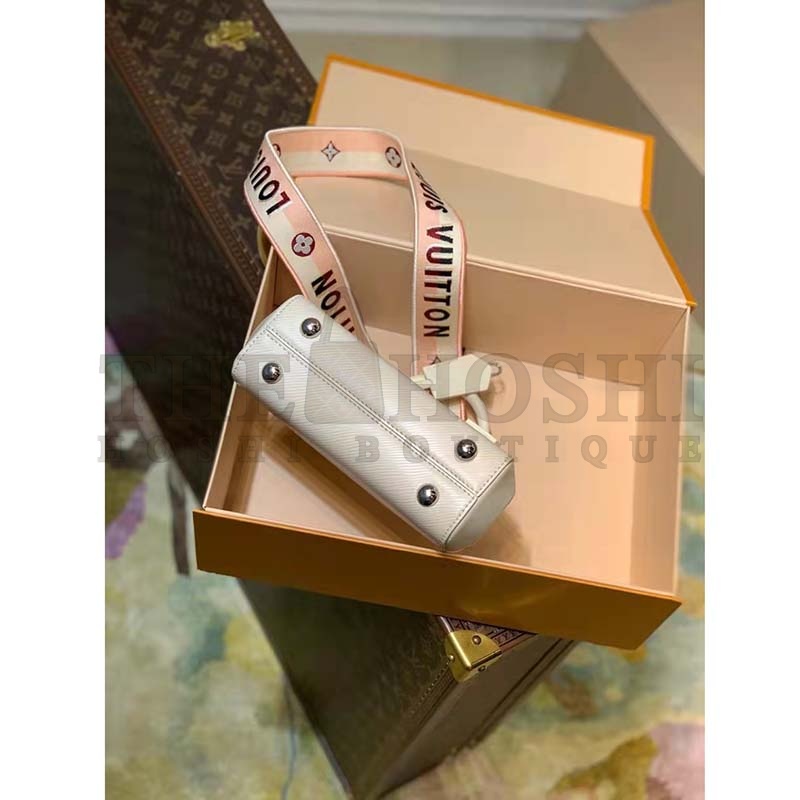 L0vis Vvtt0n LV Women Cluny Mini Handbag Quartz Epi Grained Smooth Cowhide Leather Master Quality