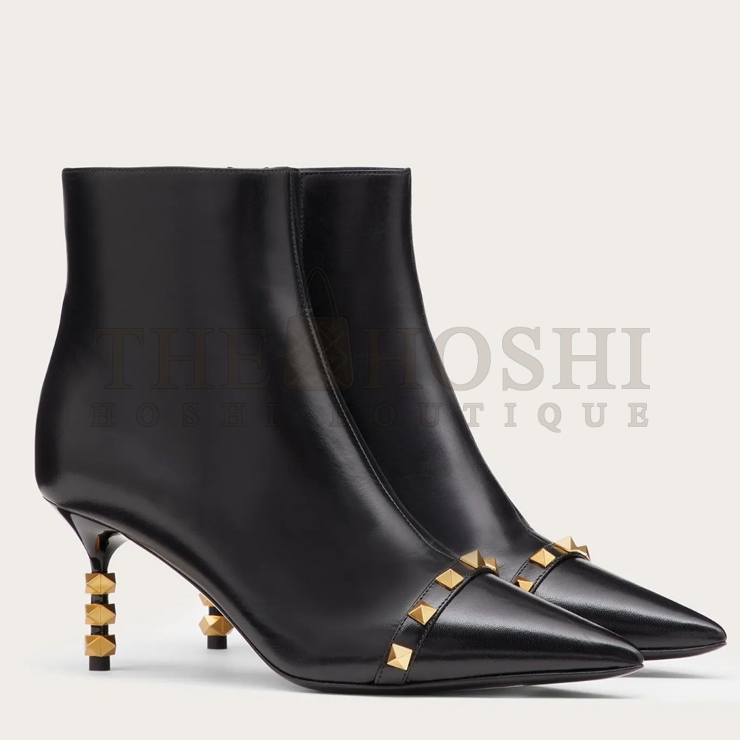 Va1e*ntin0 Black Rockstud Ankle Boots with Sculpted Heel Master Quality