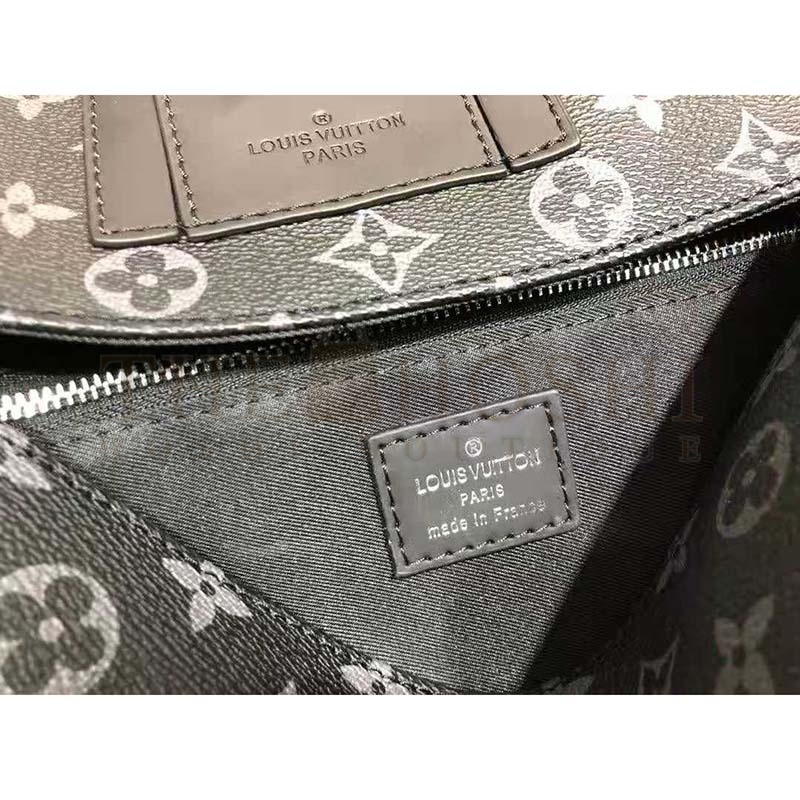 L0vis Vvtt0n LV Men Messenger PM Voyager in Monogram Eclipse Canvas-Grey Master Quality
