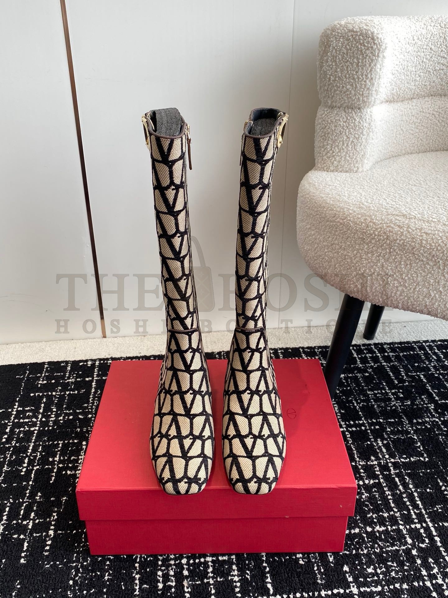 Va1e*ntin0 VLogo Type Knee Boots in Black Toile Iconographe fabric Master Quality