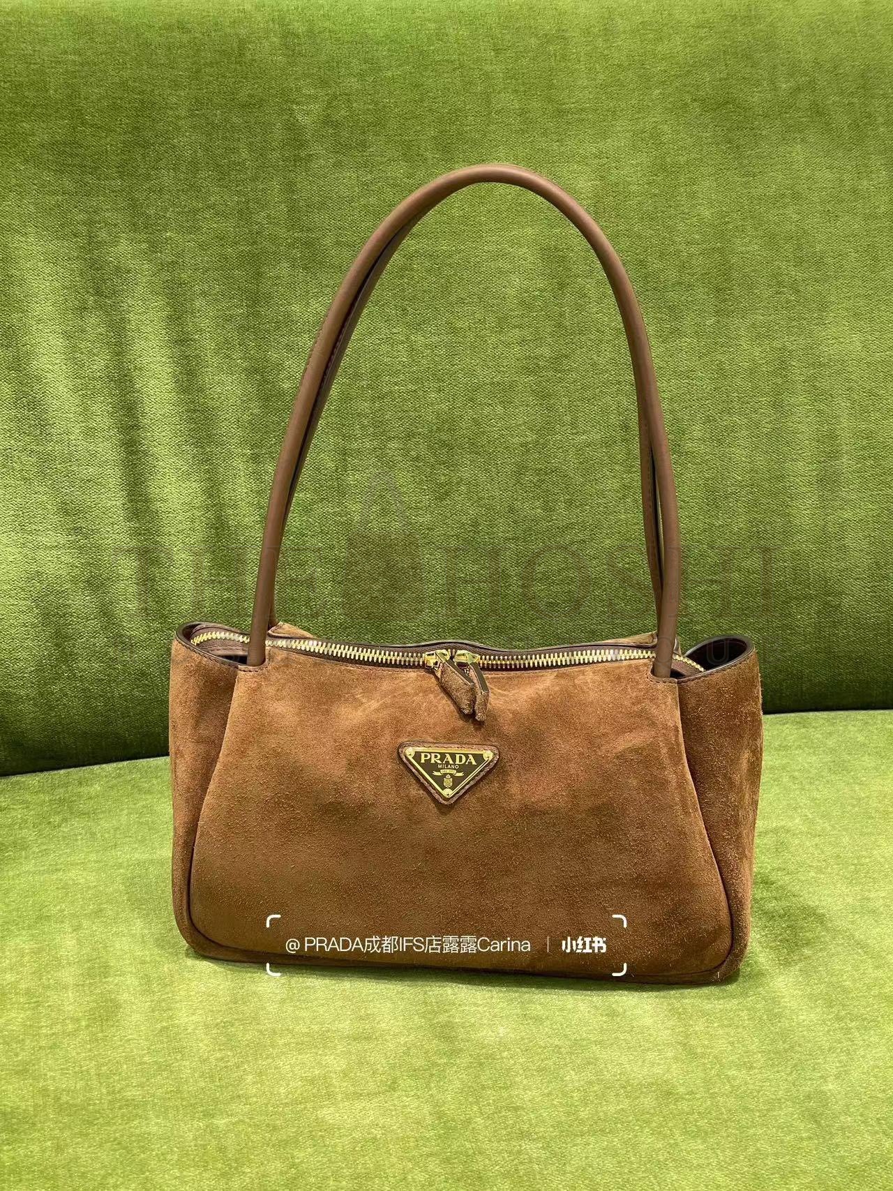 Pra*a medium suede shoulder bag Master Quality