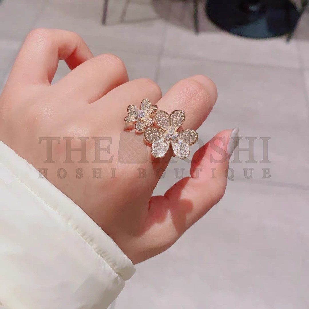 V*n Cl**f & Arpels Double Trefoil, Frivole Between the Finger ring Master Quality