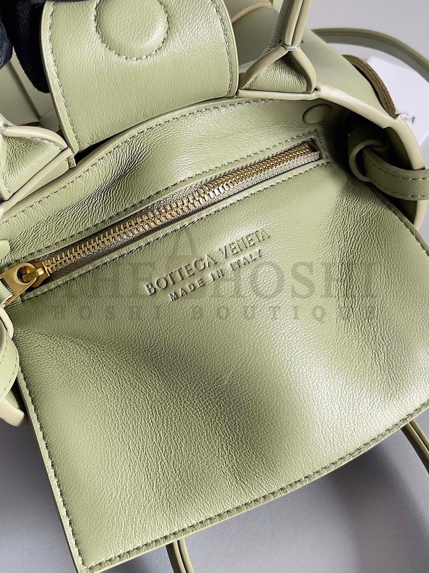 B0tt*ga Ven*ta Mini Cassette Tote Bag In Travertine Lambskin Master Quality