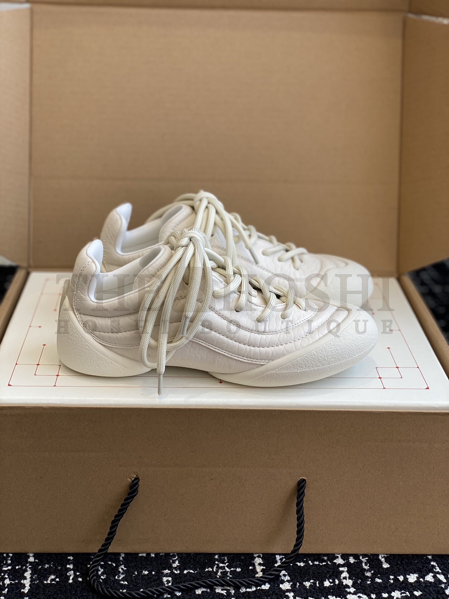 A1exa*der Mcqv*en Women