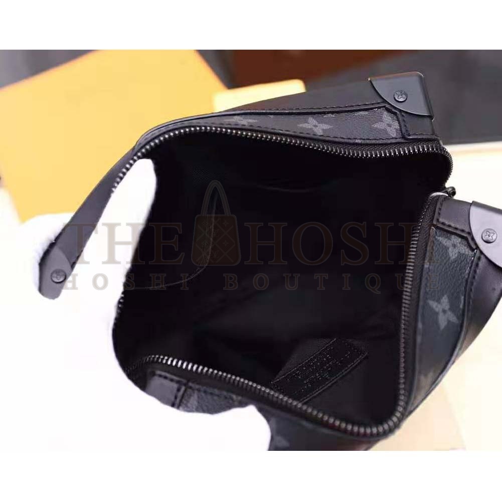 L0vis Vvtt0n LV Men Soft Trunk Soft-Sided Messenger Bag in Monogram Eclipse Canvas-Grey Master Quality