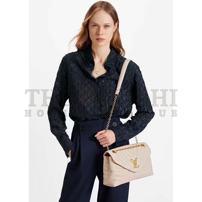 L0vis Vvtt0n LV Women New Wave Chain Bag GM Ivory Quilted Smooth Calf Leather Master Quality