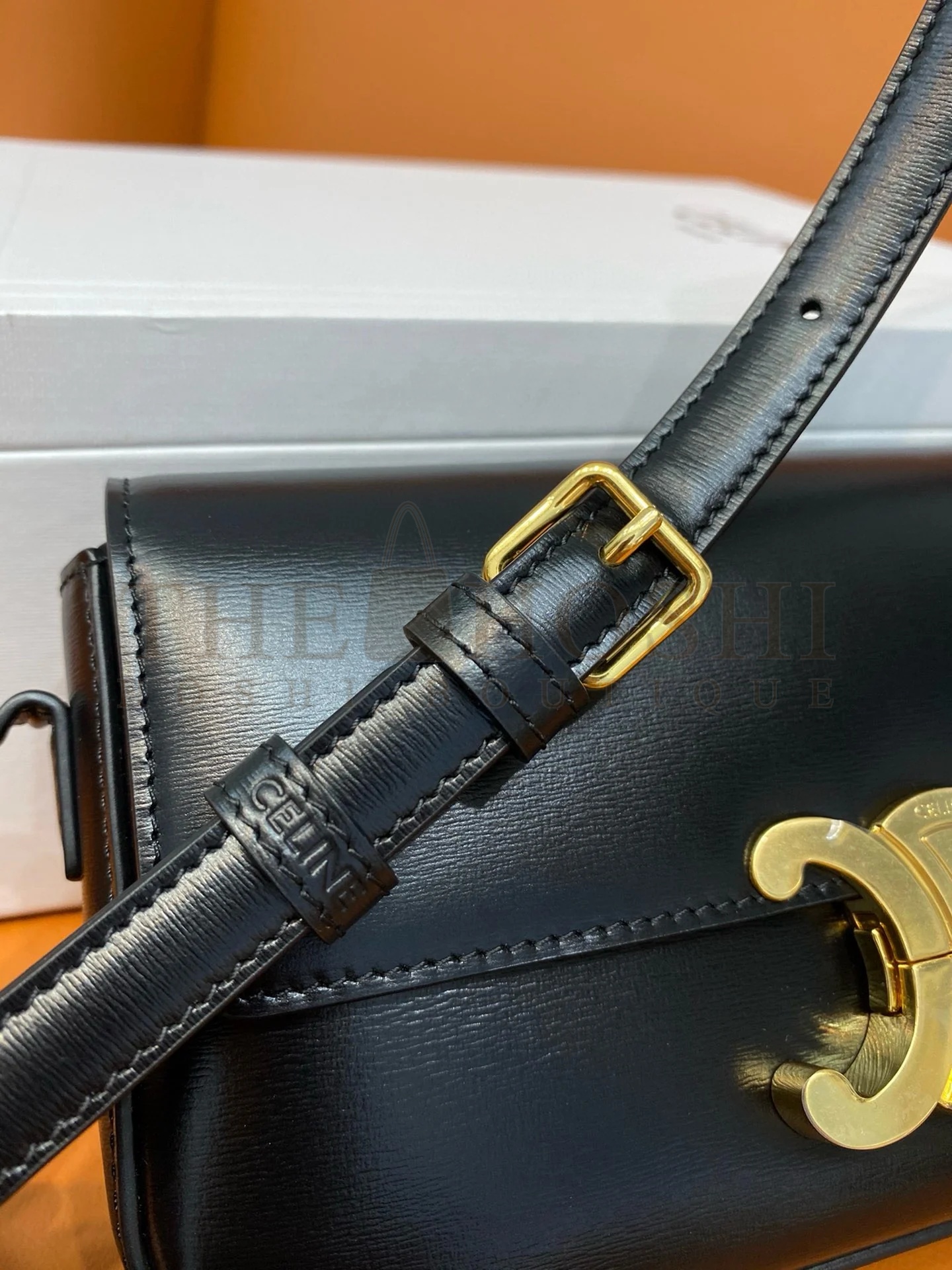 Ce1i*e Claude Shoulder Bag in Black Calfskin Master Quality