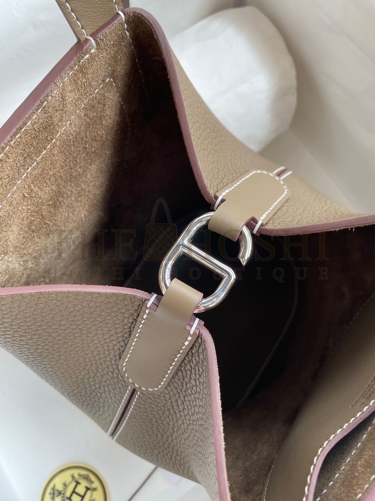 H**me5 In The Loop 18 Handmade Bag in Taupe Clemence Leatherther Master Quality