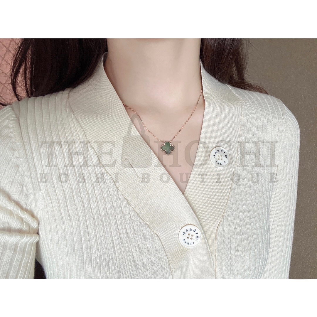 V*n Cl**f & Arpels Clover Necklace in Fine Gray, Vintage Alhambra pendant Master Quality