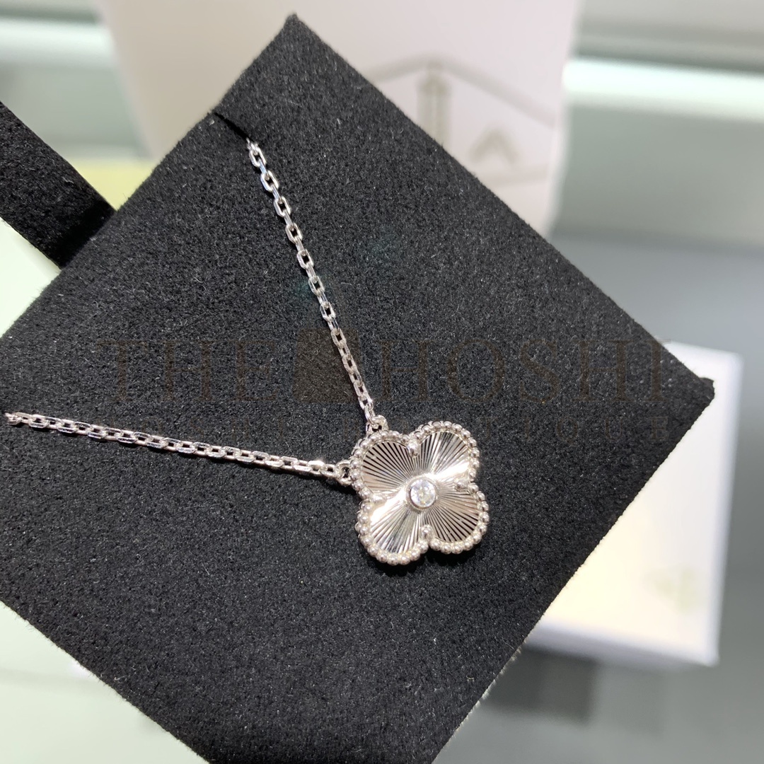 V*n Cl**f & Arpels Women's Metallic  VintageAlhambra And Mother-of-pearl necklace size：15mm Master Quality