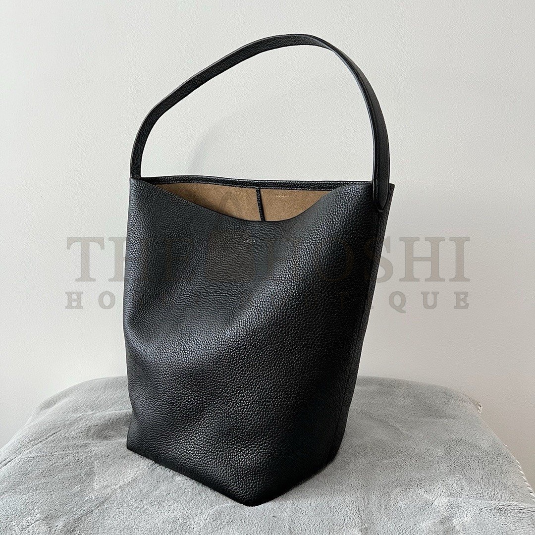 The R0w Large N/S Park Tote in Black Grained Leather Master Quality