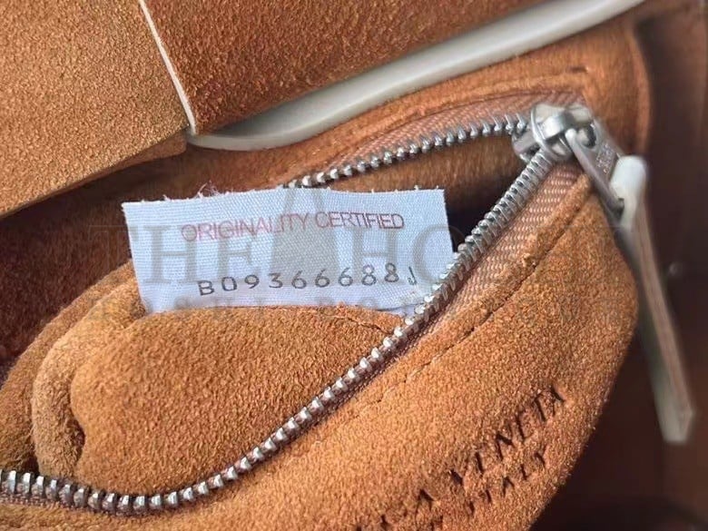 B0tt*ga Ven*ta Arco Mini Bag In White Intrecciato Calfskin Master Quality