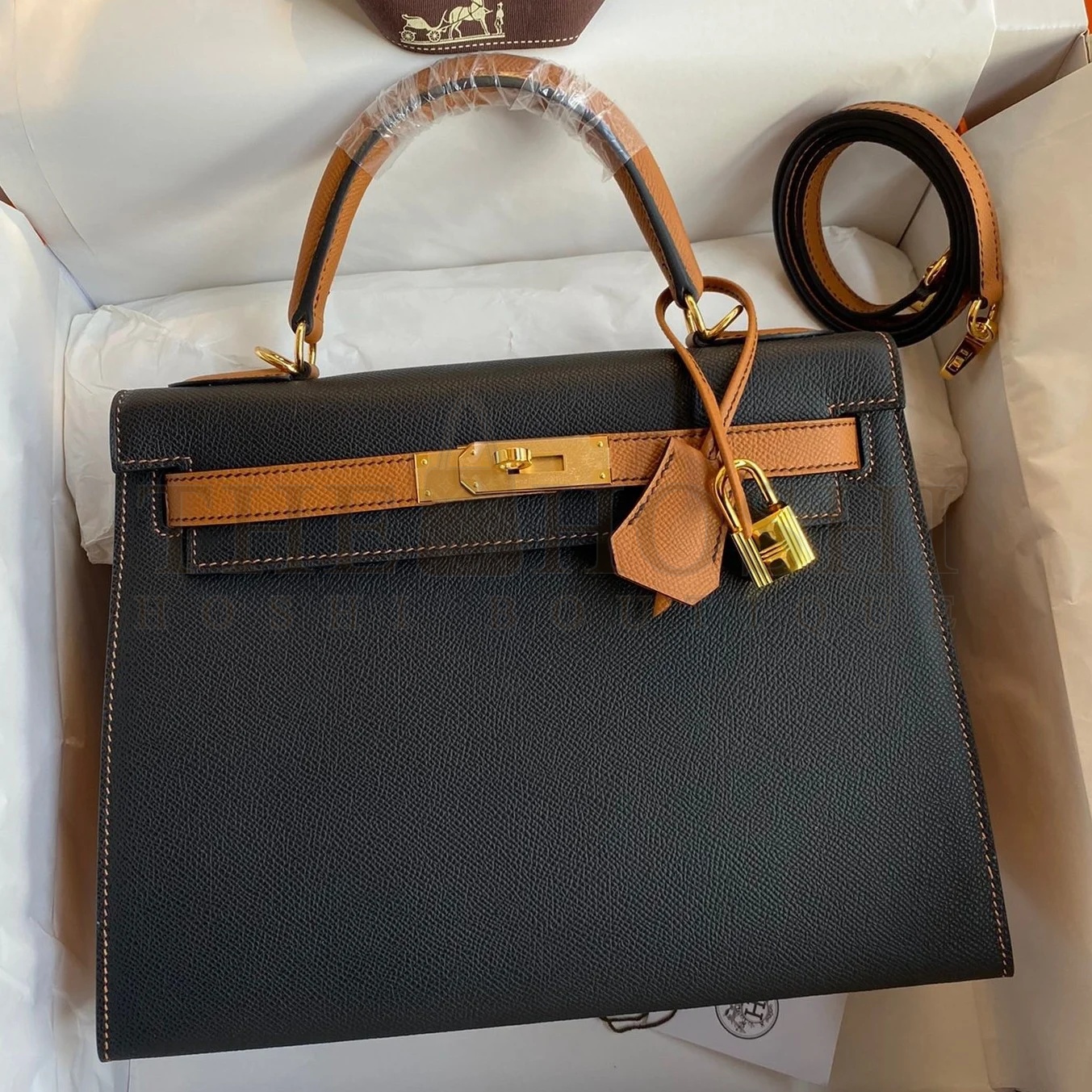 H**me5 Kelly Sellier 28 Bicolor Bag in Black and Gold Epsom Calfskin Master Quality