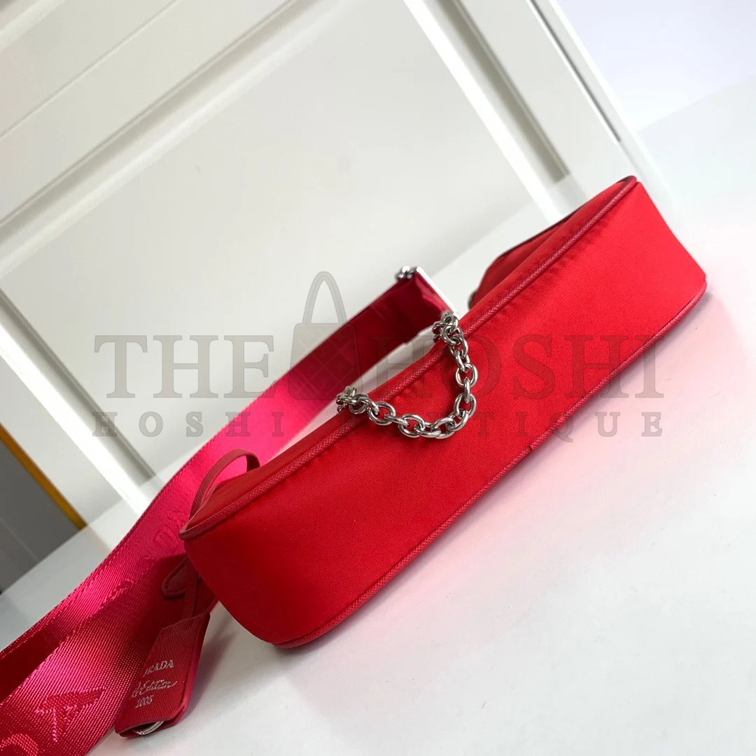 Pra*a Re-Edition 2005 Shoulder Bag In Red Re-Nylon Master Quality