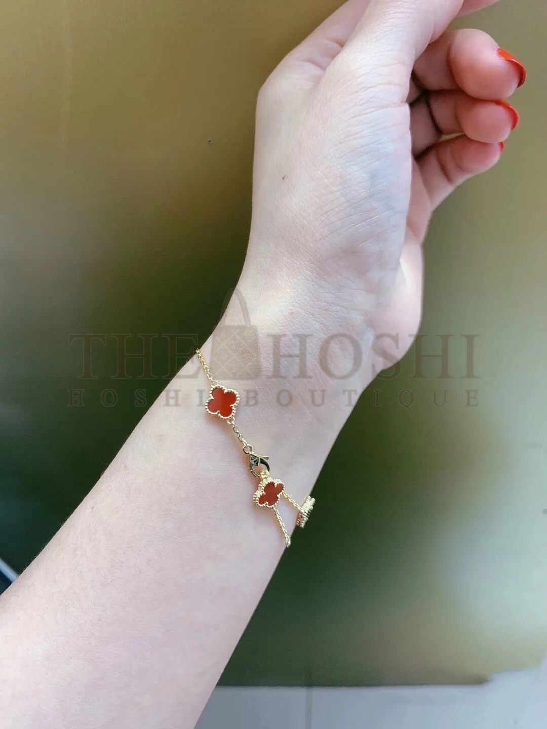 V*n Cl**f & Arpels Choker Four-Leaf Clover Bracelet, Red Agate Master Quality