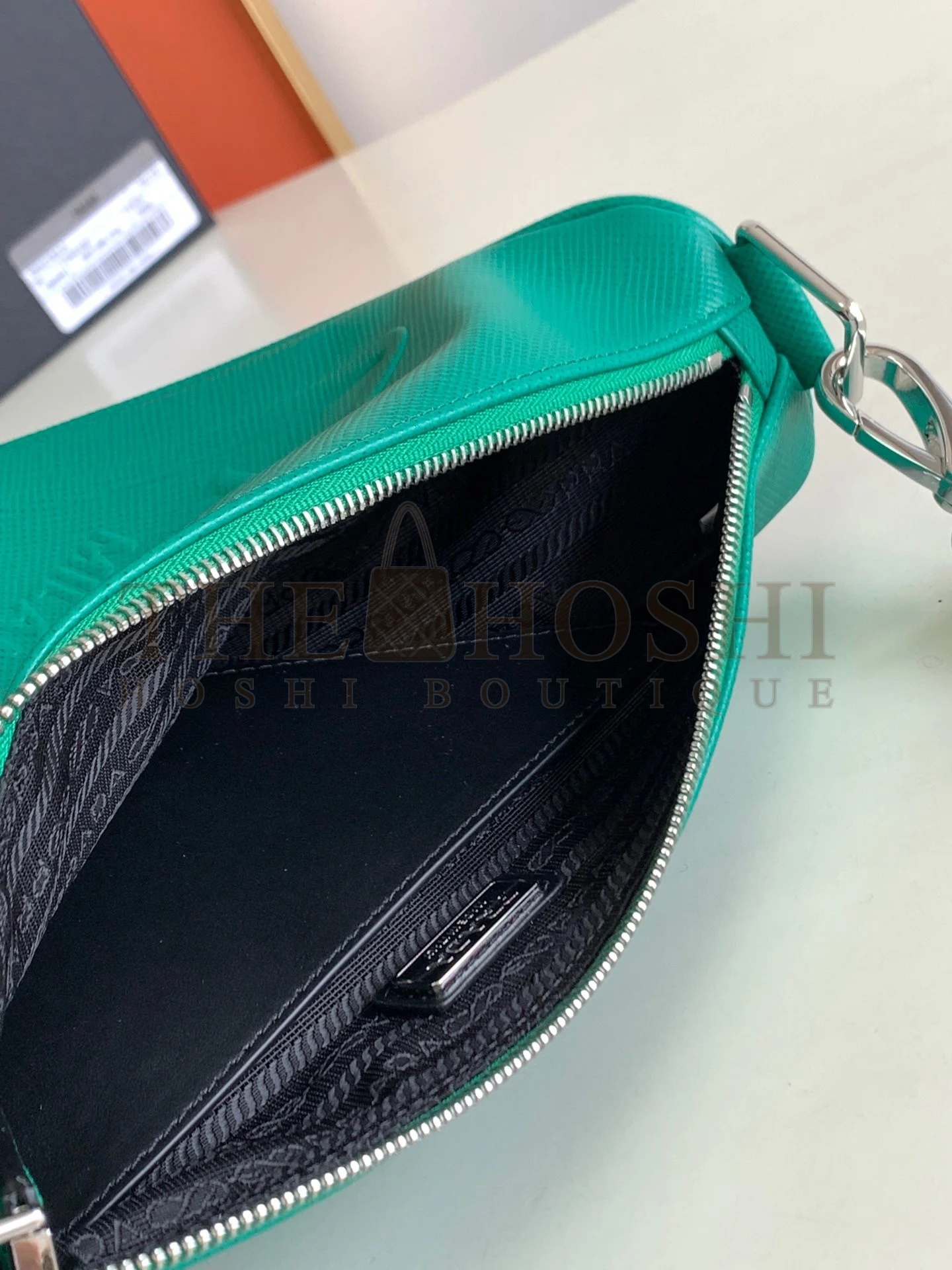 Pra*a Triangle Shoulder Bag In Green Saffiano Leather Master Quality