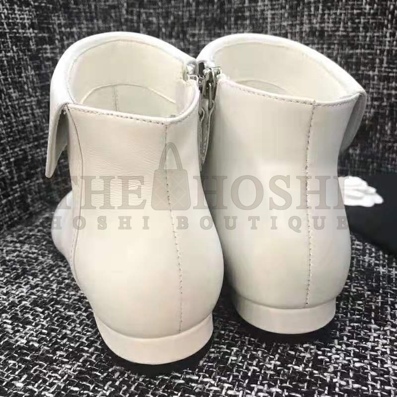 Ch**el Women Loge Short Boots in Goat Leather & Faille-White Master Quality