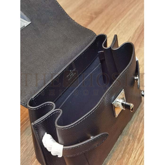 L0vis Vvtt0n LV Women Lockme Ever Mini Handbag Black Grained Calf Leather Master Quality