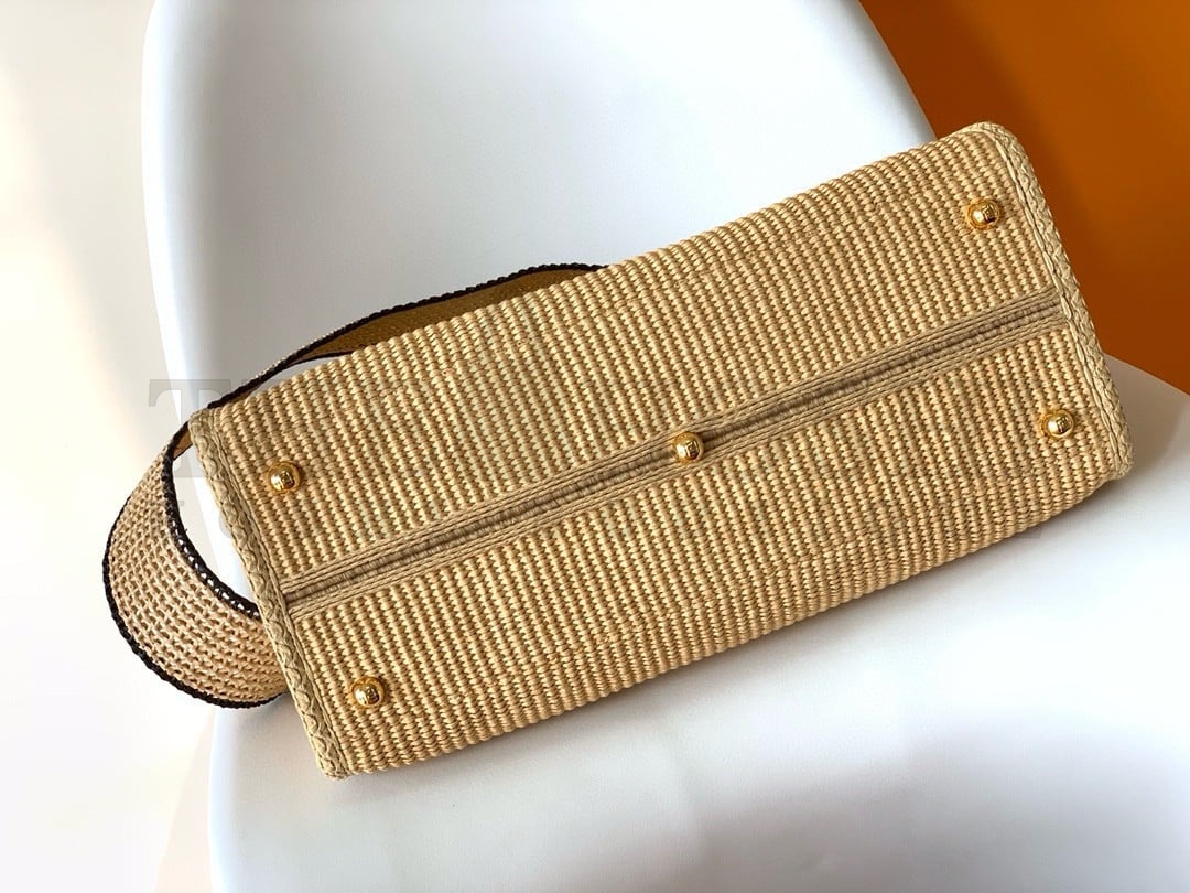 F**di Sunshine Medium Tote Bag in Black and Natural Straw Master Quality