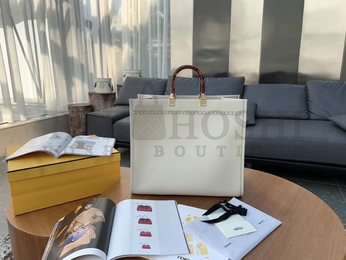 F**di Sunshine Large Tote Bag In White Calfskin Master Quality