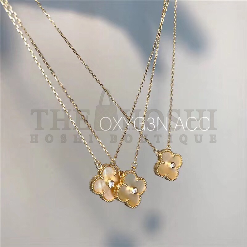V*n Cl**f & Arpels Gold Mother-of-Pearl Four-Leaf Clover Necklace, Vintage Alhambra pendant Master Quality