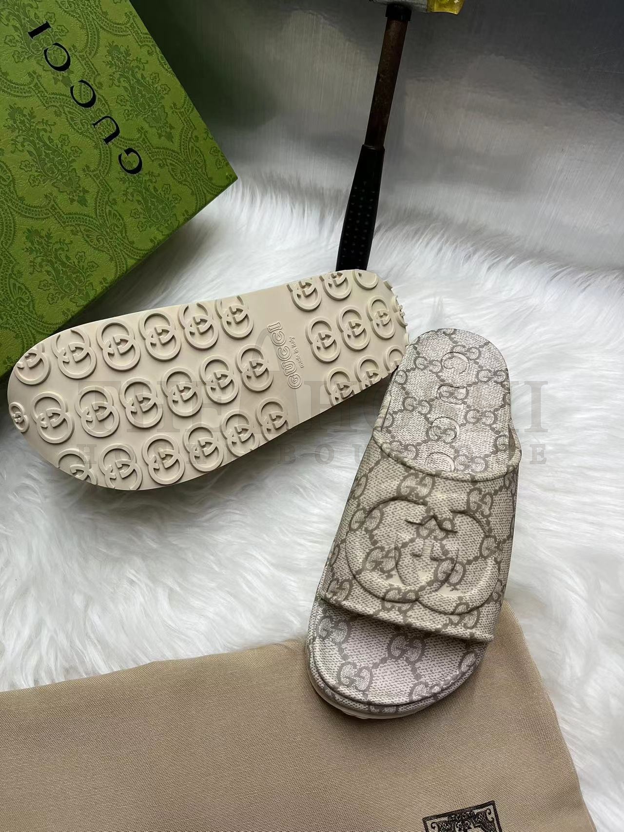 Gvc*1 sandals WOMEN'S SLIDE SANDAL WITH INTERLOCKING G Master Quality