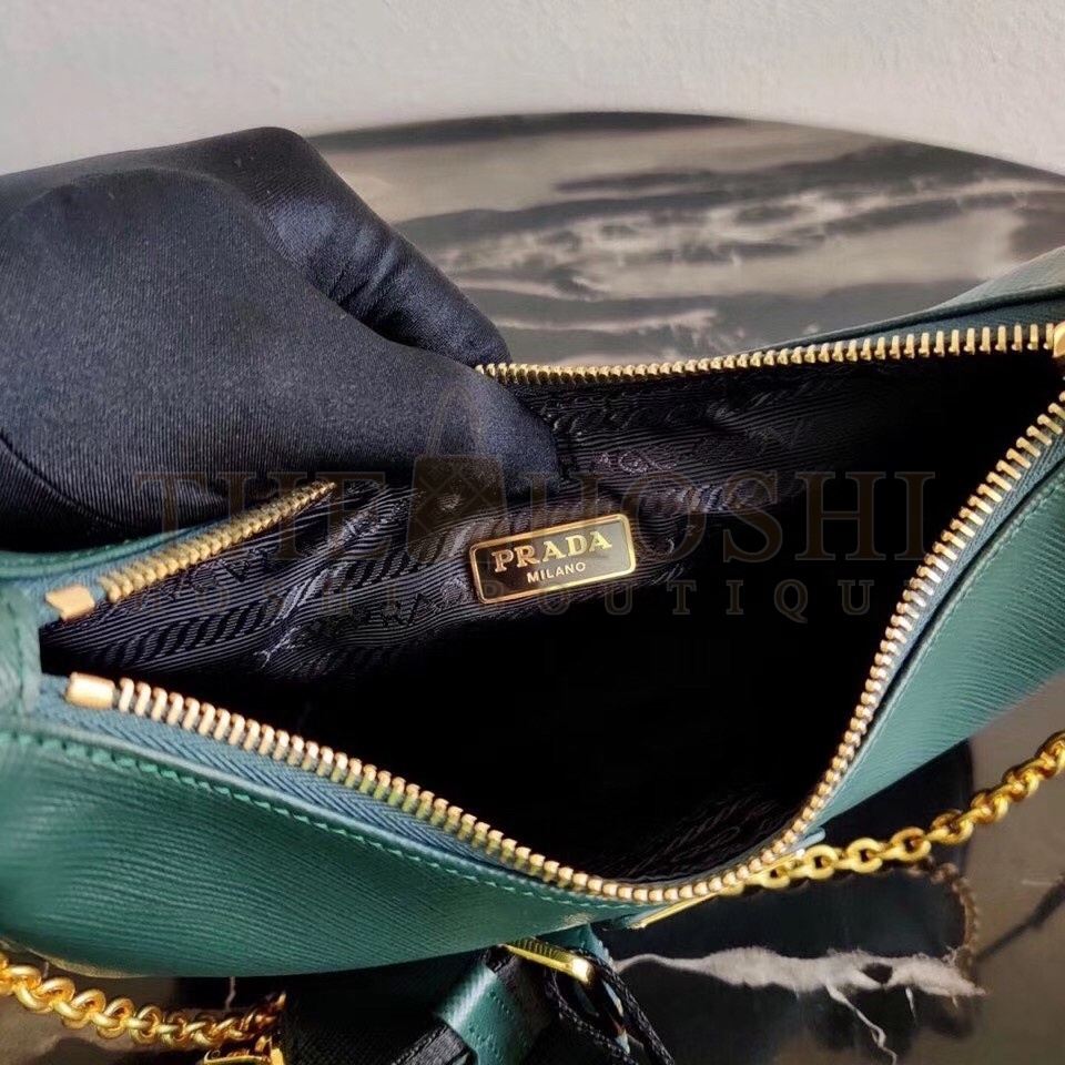 Pra*a Re-Edition 2005 Shoulder Bag In Green Saffiano Leather Master Quality