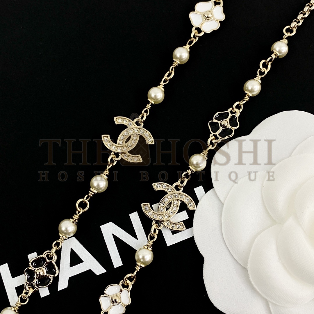 Ch**el Clover Pearl CC Necklace – Gold, White & Black Multilayer Design Master Quality