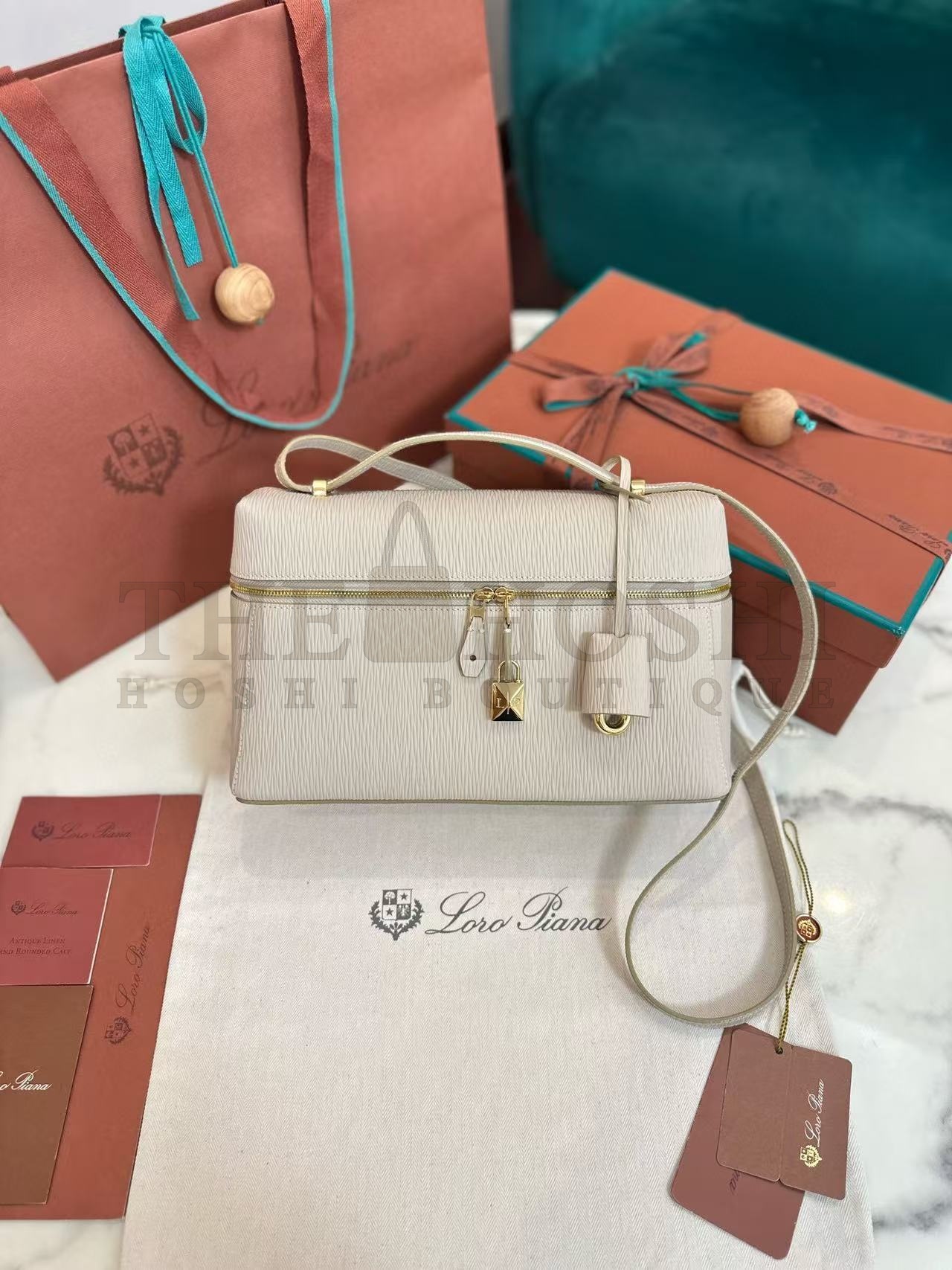 L0r0 P1ana Extra Bag L27 in Leather Size 27x16x10cm Master Quality